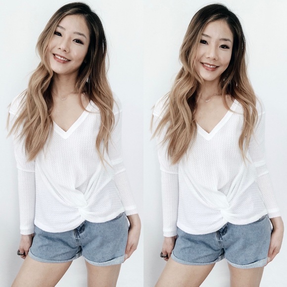 Elastic Detail High-waist Denim Shorts - Picture 4 of 8